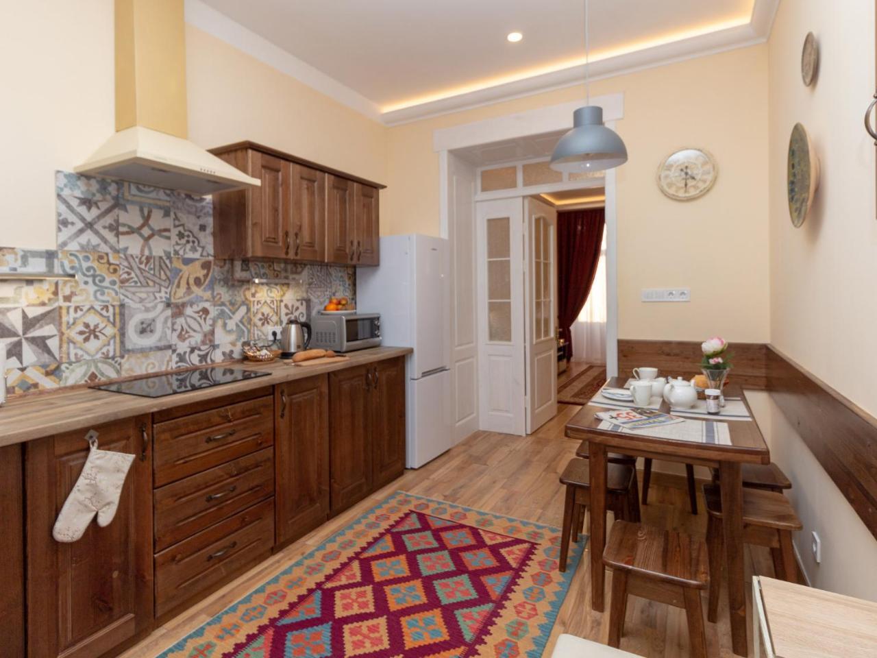 Lviv Suites At Pidmurna St. 20 ภายนอก รูปภาพ