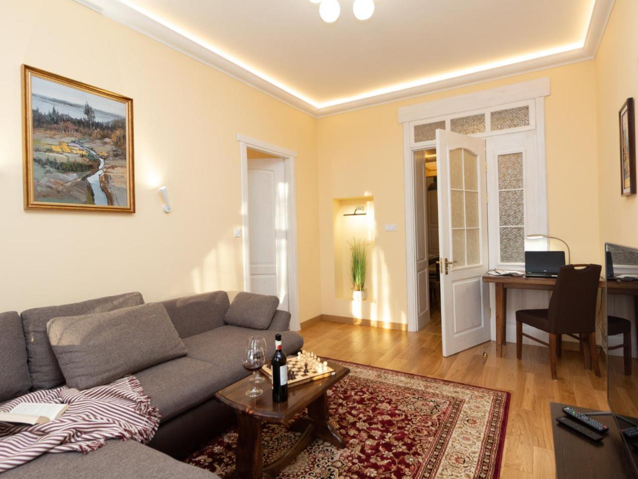 Lviv Suites At Pidmurna St. 20 ภายนอก รูปภาพ